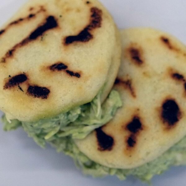 Arepa Reina Pepiada venezolana auténtica | John Motta