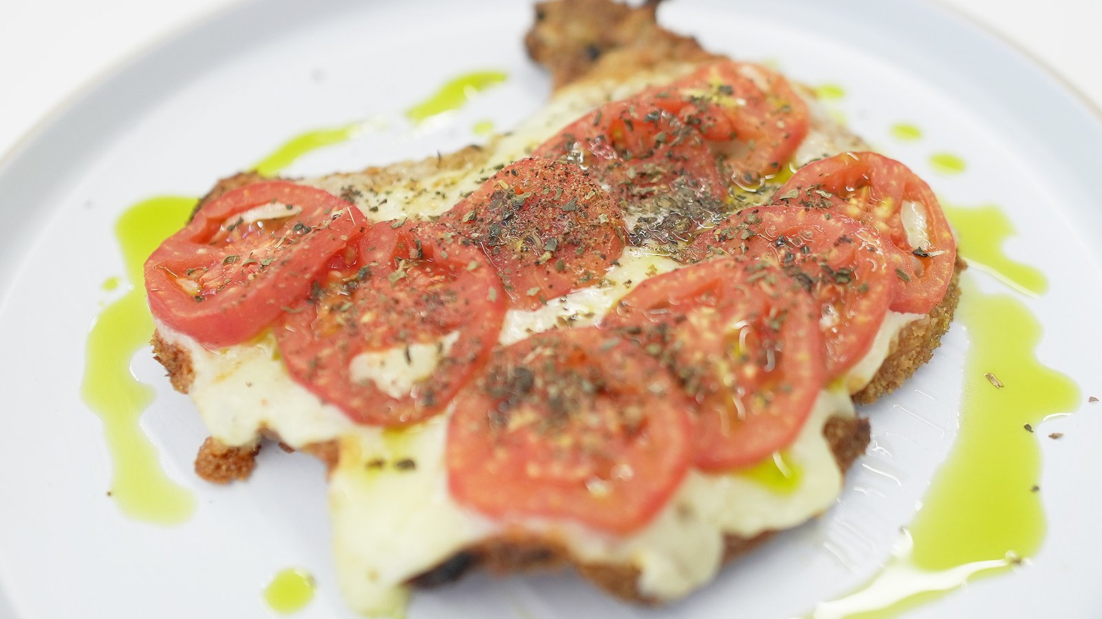 Milanesa de cerdo en dos versiones