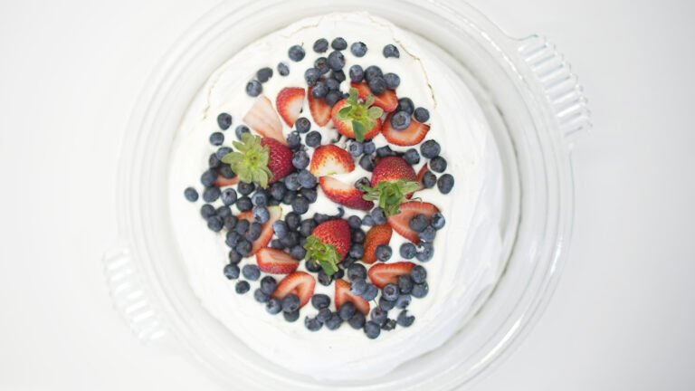 Pavlova con frutos rojos